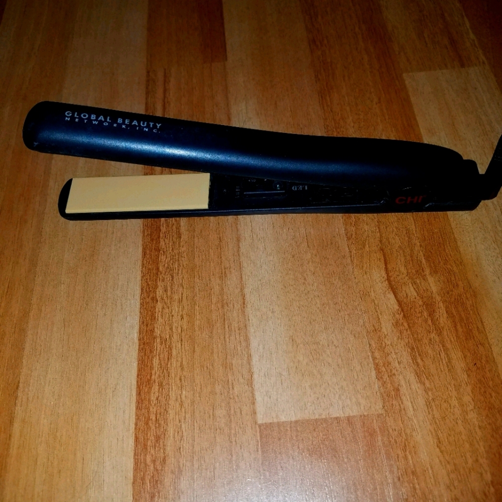 Hair straightener